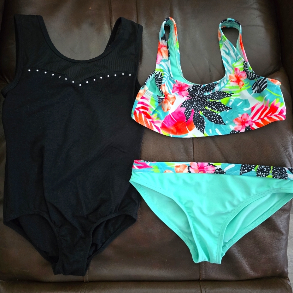 Black Leotard and Floral Swimsuit Set. Size Medium 7/8. EUC.